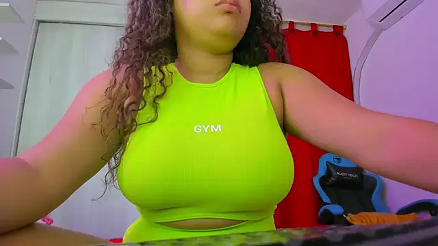 Snapshot of Lunastar02 chatting on November 28, 2025, 2:20 pm Lunastar02 online show from November 28, 2025, 2:20 pm