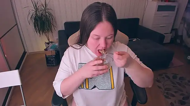 Jessica Rubatte online show from December 6, 2024, 7:32 am