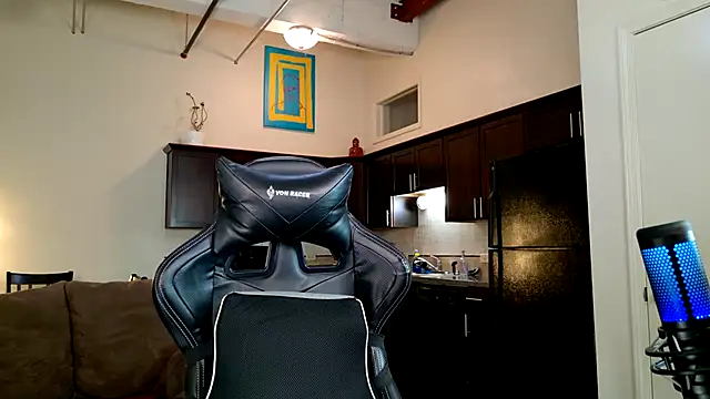 EveEnigma online show from December 23, 2024, 1:24 pm