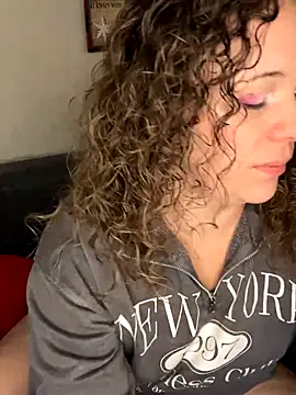 AuroraSummers online show from December 17, 2025, 3:51 pm