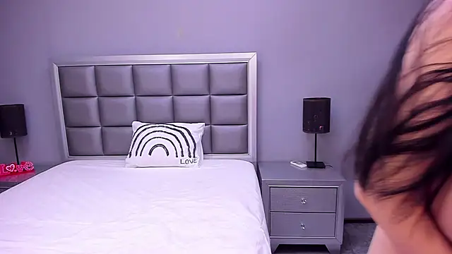 HellennSweet online show from February 3, 2026, 5:27 am