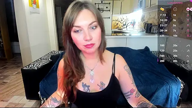 Snapshot of StacyTigerr chatting on November 14, 2025, 4:49 pm StacyTigerr online show from November 14, 2025, 4:49 pm