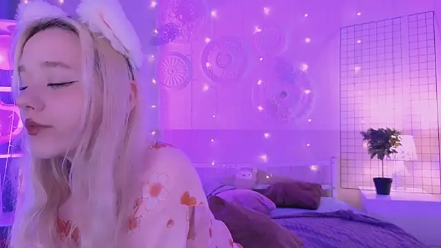 Snapshot of IrmaBell chatting on January 29, 2025, 11:41 am IrmaBell online show from January 29, 2025, 11:41 am