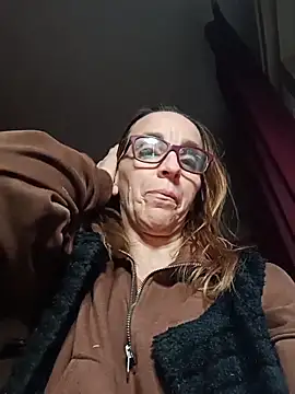 Dettybitch40 online show from November 28, 2025, 3:04 pm