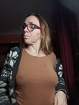 Snapshot of Dettybitch40 chatting on January 6, 2026, 4:54 pm Dettybitch40 online show from January 6, 2026, 4:54 pm