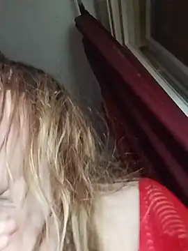 Snapshot of Dettybitch40 chatting on February 7, 2026, 7:39 pm Dettybitch40 online show from February 7, 2026, 7:39 pm