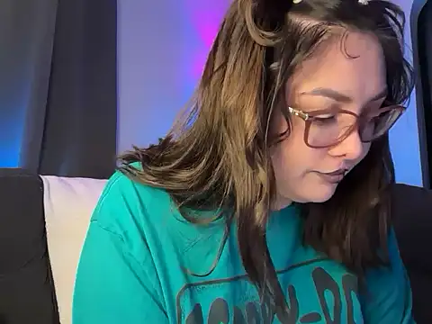 nativepumpkin95 online show from November 16, 2025, 11:10 pm