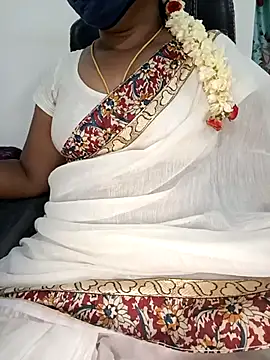 Snapshot of Tamil-hotwife chatting on May 24, 2026, 4:45 pm Tamil-hotwife online show from May 24, 2026, 4:45 pm