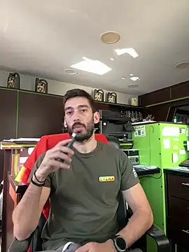 Snapshot of dk2995 chatting on December 13, 2024, 10:30 am dk2995 online show from December 13, 2024, 10:30 am