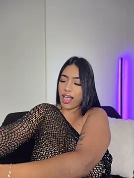 Sara mocca  online show from April 10, 2026, 7:51 pm