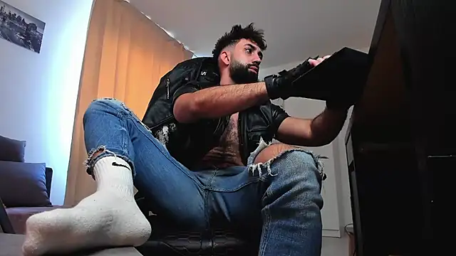 liamaesthetic online show from March 17, 2026, 8:06 am