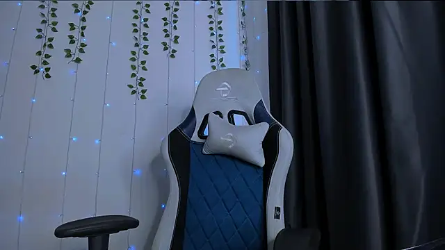 KarlaSim online show from March 8, 2026, 11:25 am