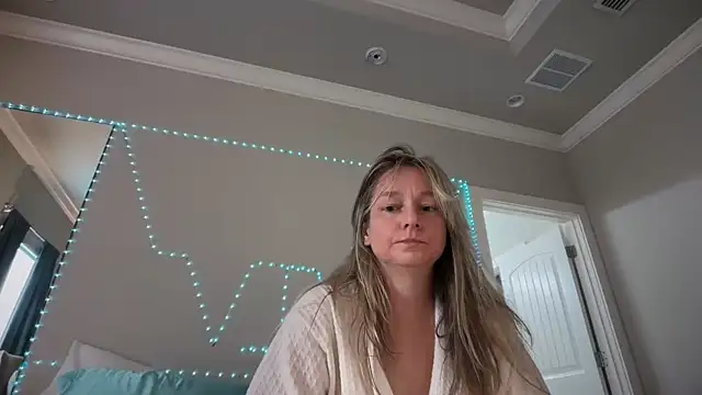 Vivian MayXxX online show from April 2, 2026, 7:22 pm