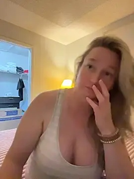 Snapshot of Vivian_MayXxX chatting on June 28, 2026, 7:31 pm Vivian MayXxX online show from June 28, 2026, 7:31 pm