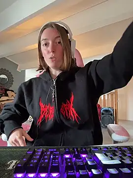 Daisy Michto Officiel online show from April 12, 2026, 4:01 pm