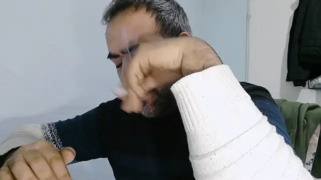 ZYXEL353 online show from February 2, 2026, 8:18 pm