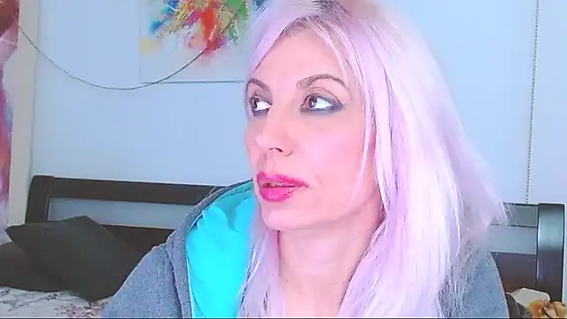 HoneyLara online show from February 25, 2025, 5:08 am