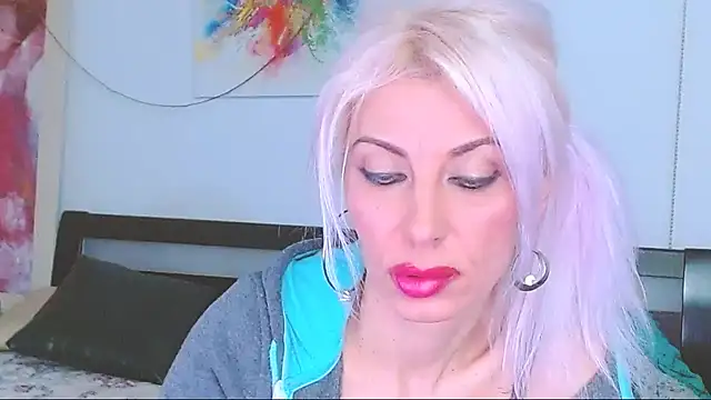 HoneyLara online show from March 22, 2025, 8:26 pm