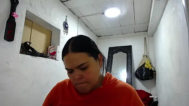 nattashafoxx online show from December 2, 2025, 12:27 am