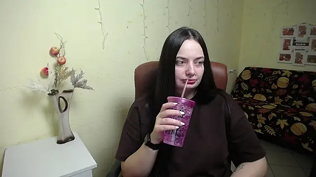 MilanaPrice online show from November 15, 2025, 6:15 pm