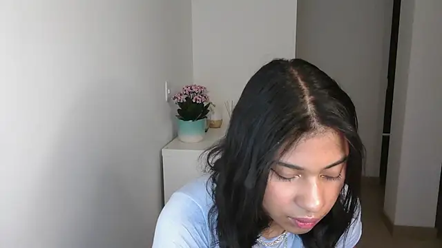 dark enchantress  online show from December 13, 2024, 11:39 pm