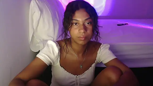 Snapshot of dark_enchantress_ chatting on March 21, 2026, 12:59 am dark enchantress online show from March 21, 2026, 12:59 am