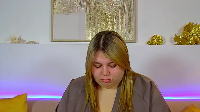 LillianKim online show from February 2, 2026, 6:17 pm