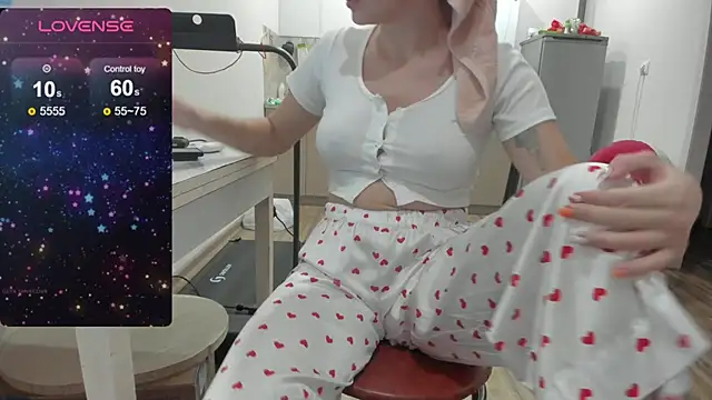 Snapshot of 92yourbitch922 chatting on December 13, 2025, 7:53 pm 92yourbitch922 online show from December 13, 2025, 7:53 pm