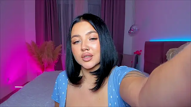 KylieLips online show from September 29, 2025, 6:57 pm