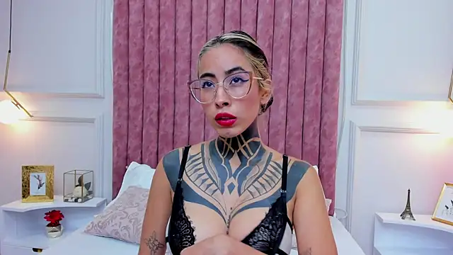 Snapshot of NicoleBlum chatting on December 30, 2024, 6:38 pm NicoleBlum online show from December 30, 2024, 6:38 pm