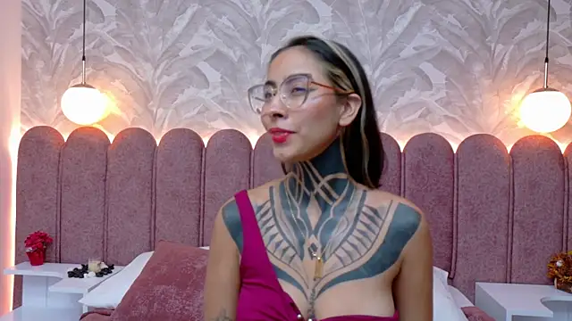 Snapshot of NicoleBlum chatting on January 27, 2025, 9:44 pm NicoleBlum online show from January 27, 2025, 9:44 pm