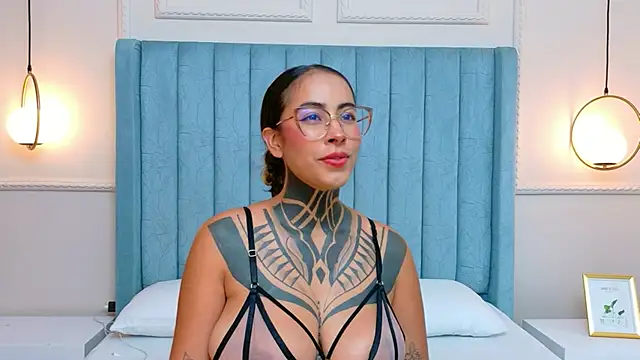 Snapshot of NicoleBlum chatting on June 4, 2026, 7:31 pm NicoleBlum online show from June 4, 2026, 7:31 pm