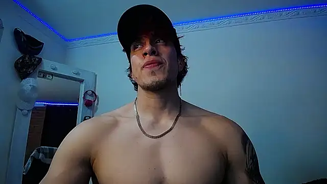 Snapshot of strongboy_ chatting on January 29, 2025, 11:04 pm strongboy online show from January 29, 2025, 11:04 pm