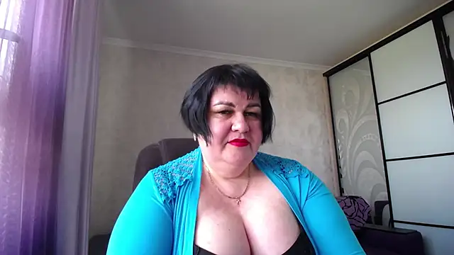 Snapshot of JuicyLady_Di chatting on May 1, 2026, 9:25 am JuicyLady Di online show from May 1, 2026, 9:25 am