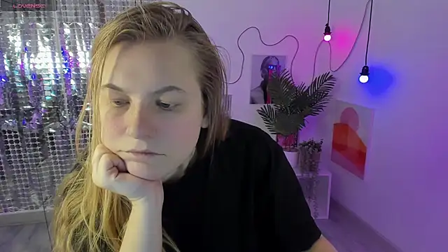 JadeSoft online show from December 15, 2024, 1:43 pm