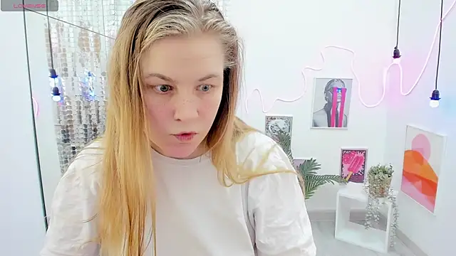 JadeSoft online show from March 4, 2025, 8:49 pm