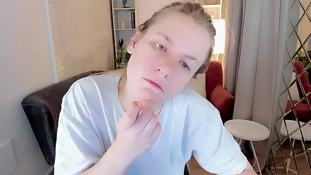 JadeSoft online show from December 13, 2025, 7:53 pm