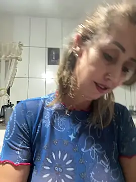 Snapshot of RAIRAsexy chatting on December 3, 2024, 5:31 am RAIRAsexy online show from December 3, 2024, 5:31 am