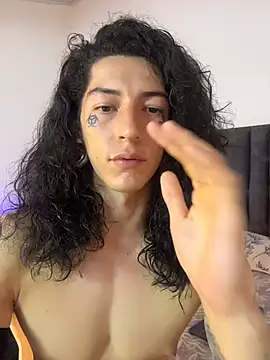 tommylongxx online show from November 16, 2025, 9:53 pm