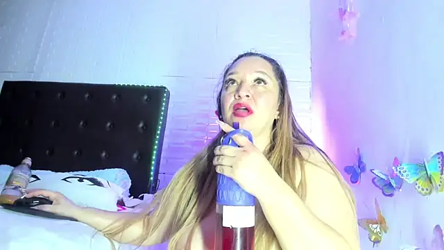 Snapshot of AndreaLombana chatting on March 21, 2025, 3:01 am AndreaLombana online show from March 21, 2025, 3:01 am