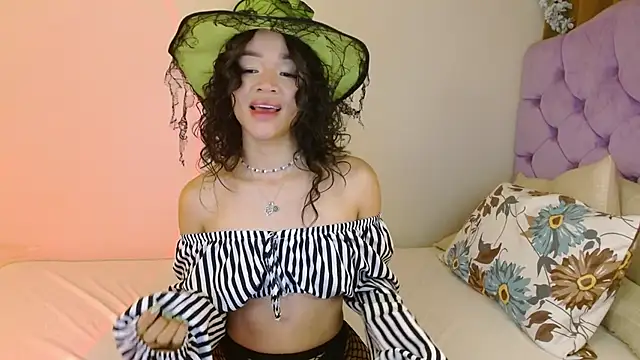 Snapshot of kiarablue chatting on November 1, 2025, 1:40 am kiarablue online show from November 1, 2025, 1:40 am