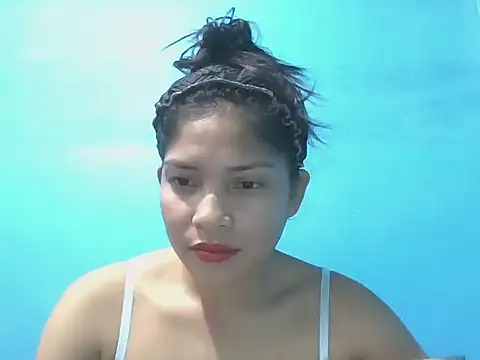 Snapshot of prettyyoung_mom23 chatting on December 16, 2025, 2:00 pm prettyyoung mom23 online show from December 16, 2025, 2:00 pm