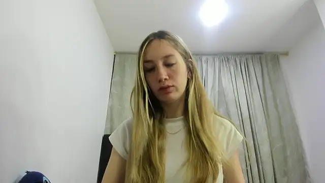 Snapshot of horny__molly_ chatting on February 19, 2026, 3:35 am horny molly online show from February 19, 2026, 3:35 am