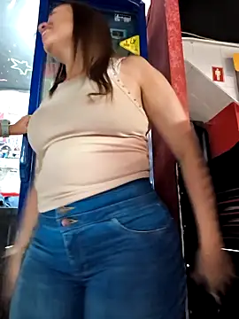 Snapshot of Nanybaker95 chatting on November 20, 2025, 4:12 am Nanybaker95 online show from November 20, 2025, 4:12 am