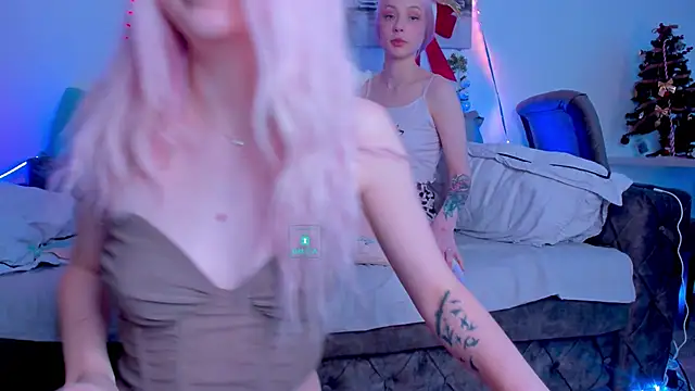 Snapshot of AlexRoseLiRed chatting on December 26, 2024, 12:14 am AlexRoseLiRed online show from December 26, 2024, 12:14 am