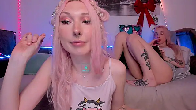 Snapshot of AlexRoseLiRed chatting on January 20, 2025, 7:57 pm AlexRoseLiRed online show from January 20, 2025, 7:57 pm