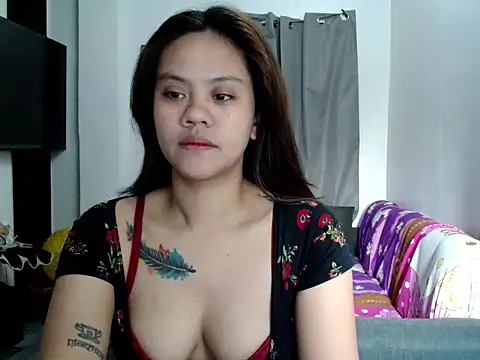 Snapshot of MistressKrizzel chatting on June 16, 2026, 11:07 pm MistressKrizzel online show from June 16, 2026, 11:07 pm