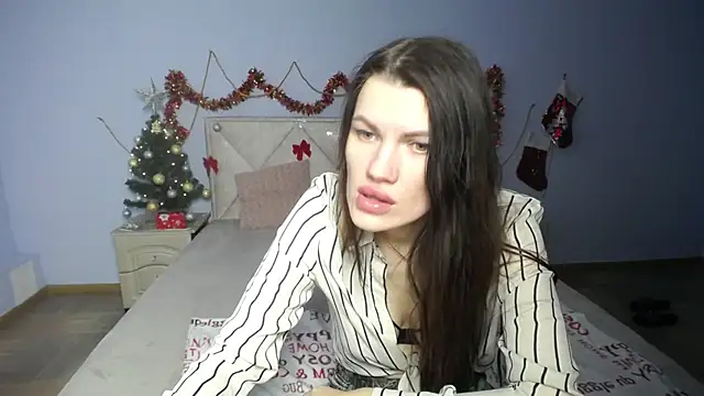Snapshot of MilaLoona chatting on December 6, 2024, 7:32 am MilaLoona online show from December 6, 2024, 7:32 am