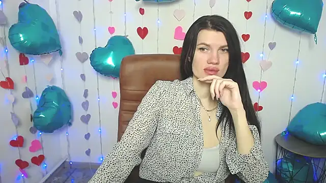 Snapshot of MilaLoona chatting on February 20, 2025, 7:01 am MilaLoona online show from February 20, 2025, 7:01 am