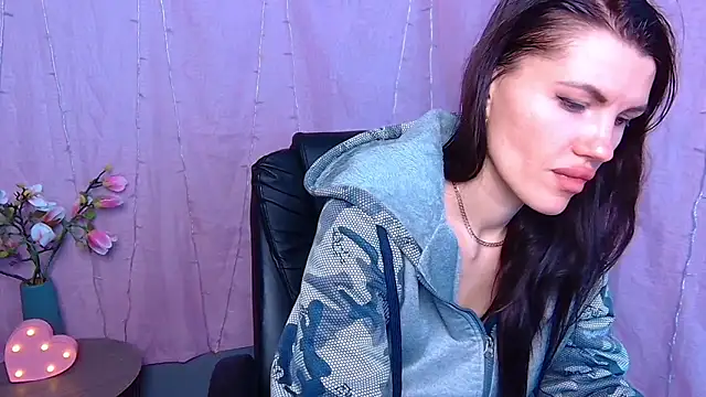 Snapshot of MilaLoona chatting on February 22, 2026, 7:29 am MilaLoona online show from February 22, 2026, 7:29 am